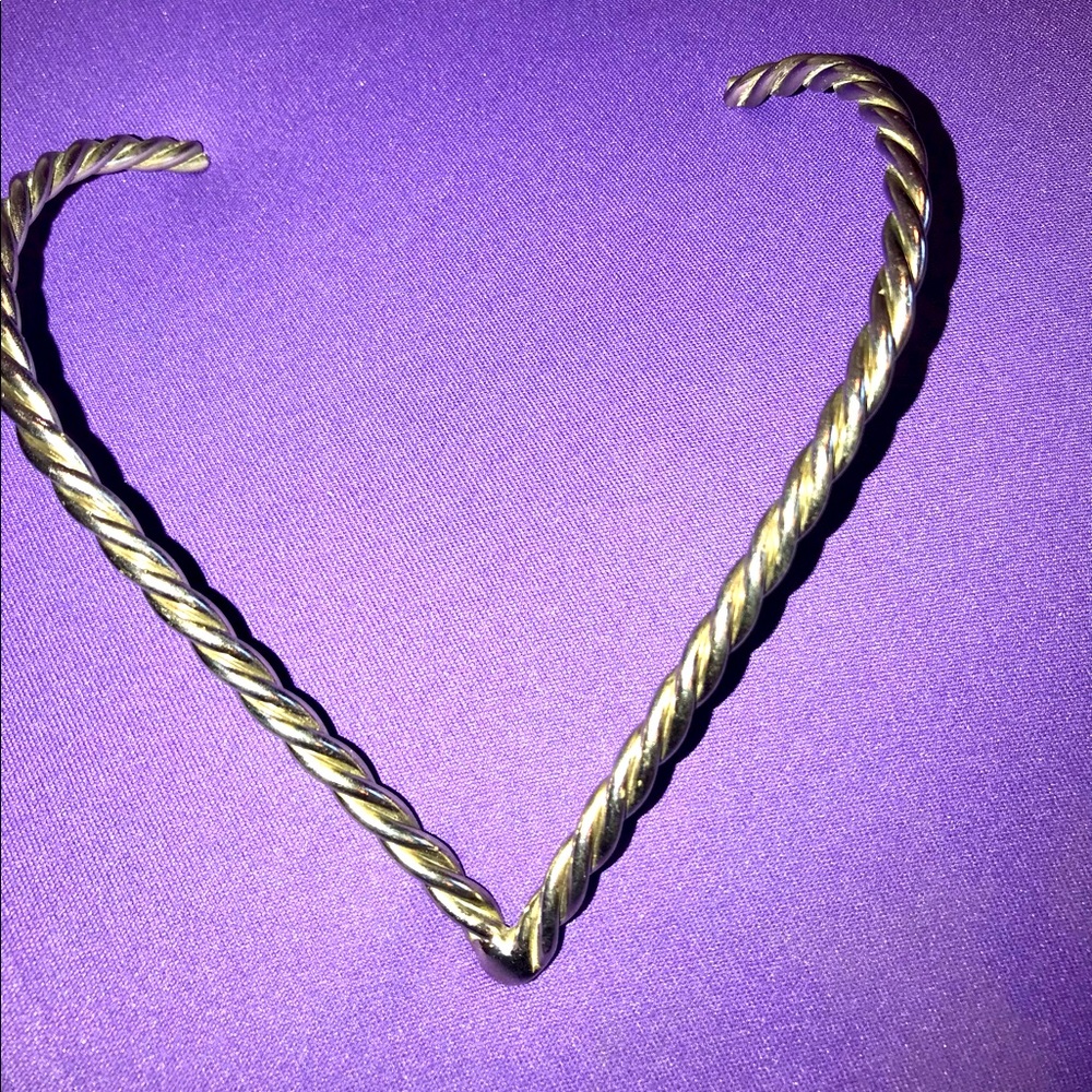 Silver-tone V shaped choker